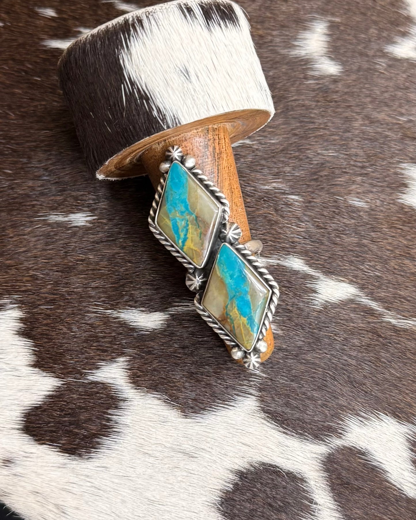 2 Stone Royston Ribbon Adjustable Ring *Native