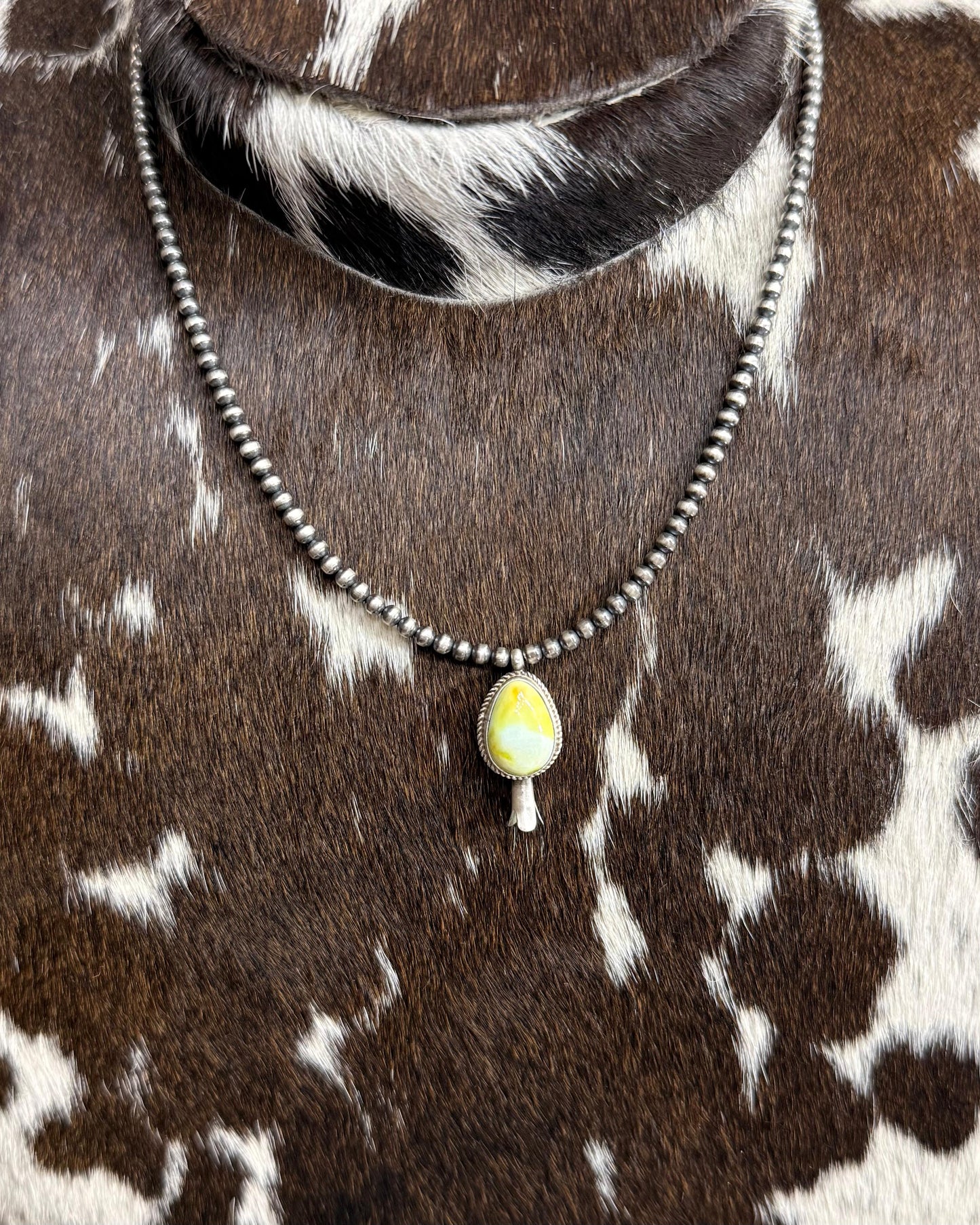 16” Pearls with Palomino Blossom *Native