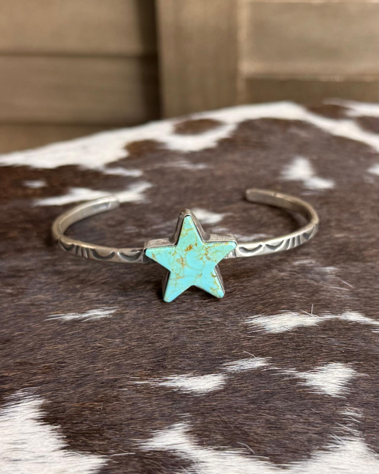 Star Dainty Cuff *Native