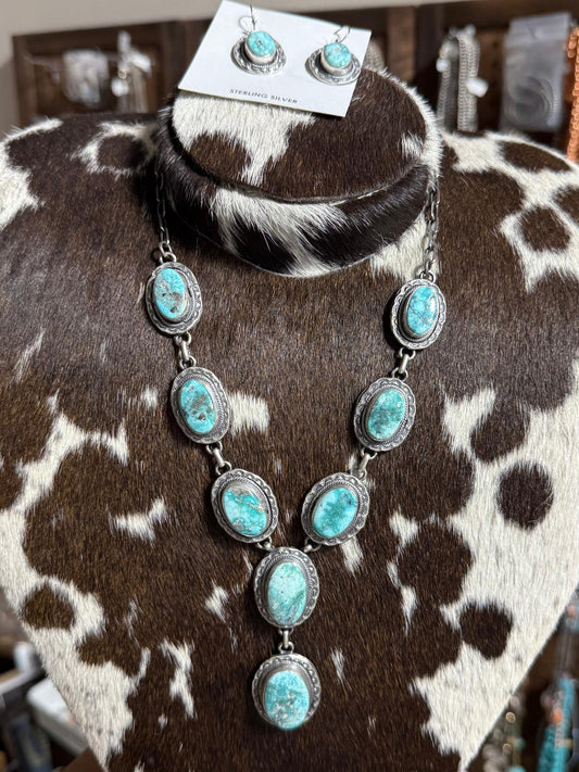 Crystal White Water Lariat