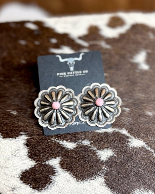 L.Tahe Pink Conch Concho Studs *Native