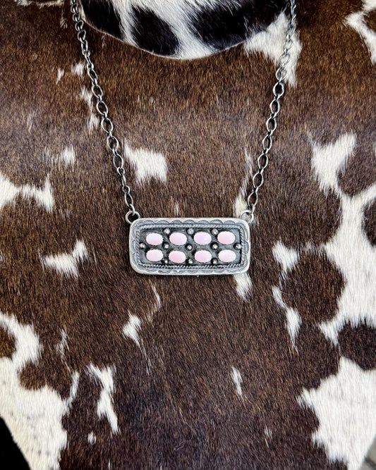 Russel Sam Pink Conch 8 Stone Bar *Native