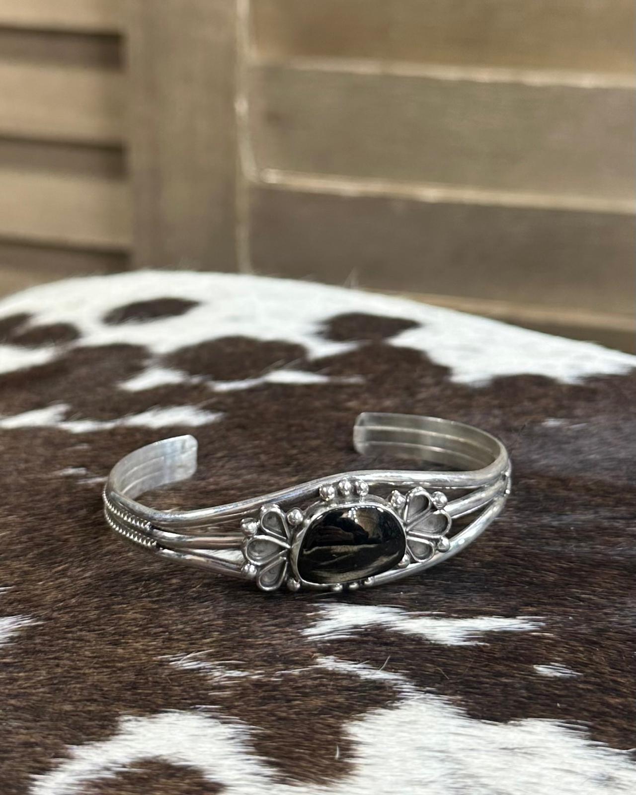 Obsidian Stone Cuff *Native