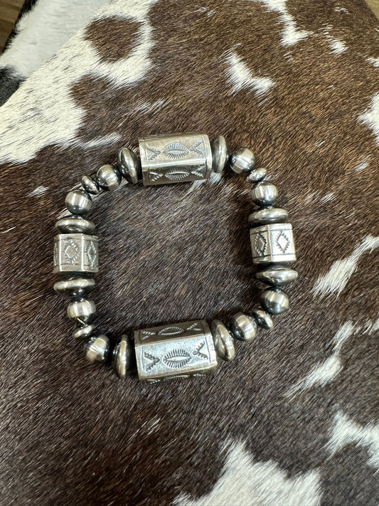 Pattern Barrel Saucer Stretch Bracelet