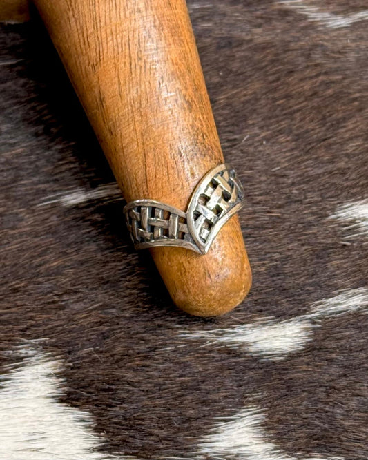 Lattice Chevron Ring *NonNative