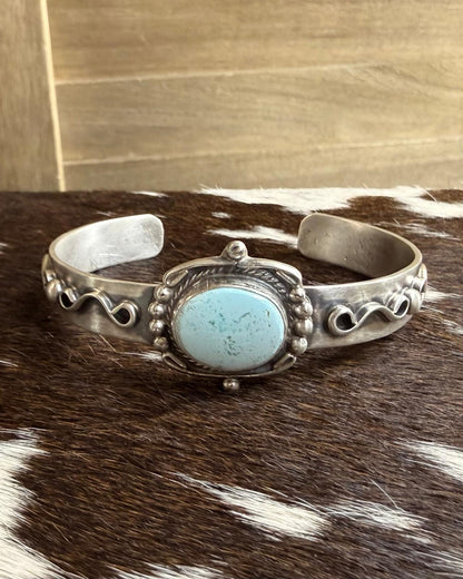 Dry Creek Round Stone Cuff *Native